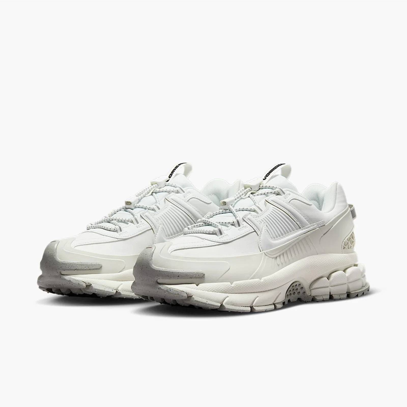 Кросівки Nike Zoom Vomero Roam White/Beige чоловічі білі HV5951-100